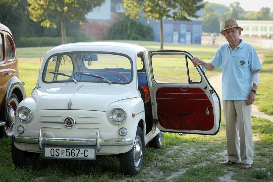 Fićo se voli, ostalo se vozi: U njemu su ljubili, slavili, ratovali