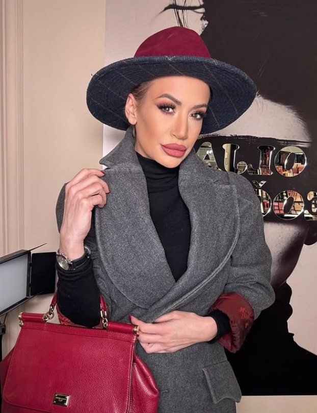 FOTO Poznata srpska voditeljica na izbor za Miss stigla u 'goloj' haljini, malo ostavila mašti...