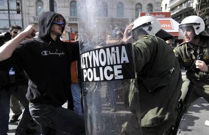 Štrajka tri milijuna Grka: Potukli se radnici i policija