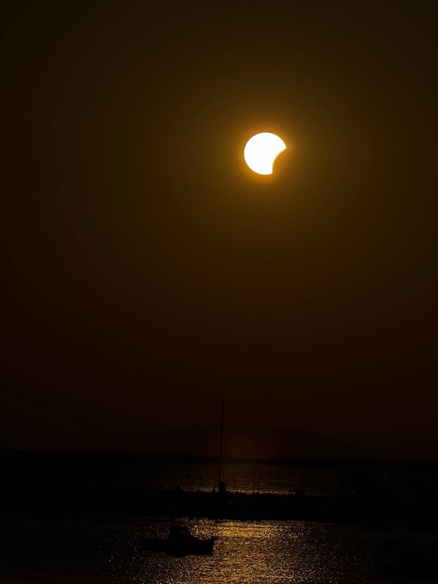 UŽIVO Pogledajte kako izgleda potpuna pomrčina sunca
