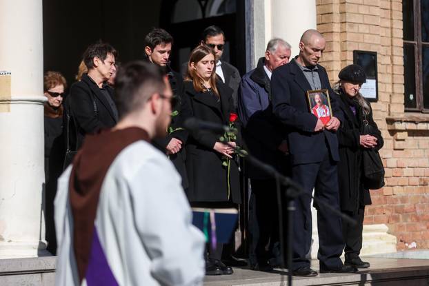 Zagreb: Posljednji ispraćaj legendarnog trenera Srećka Medvedeca na Mirogoju