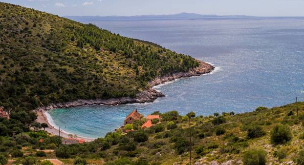 Uvala Dubovica na Hvaru 