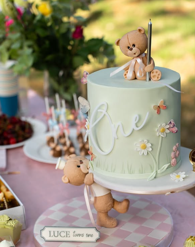 FOTO Maja Šuput proslavila je 46. rođendan - pogledajte tortu koja je bila hit večeri