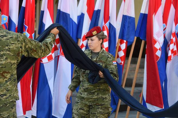 Knin: Ure?enje Trga Oluje za sutrašnju proslavu