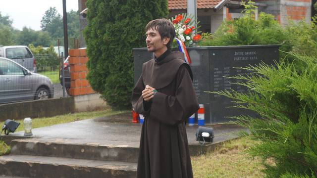 Fra Igor vratio se kući,  bratu je rekao da ne želi biti svećenik