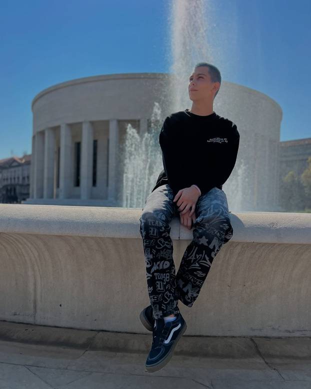 Tko su zvijezde nove hit serije 'Sram': Sjajno glume tinejdžere, neki imaju i preko 30 godina