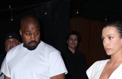 Potpuno drukčije izdanje Biance Censori: Kanye West nije mogao prestati gledati njen dekolte...