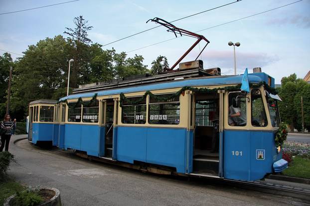 FOTO Zavirite u tvornicu ZET-a i Đuro Đaković gdje su se sklapali naši legendarni plavi tramvaji