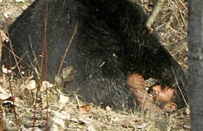 Kashmir: Medvjed ulovio krivolovca u zamku