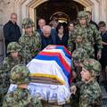 Sin plakao, vojska pucala - Mladi&cacute; je pokopan. Neka trune u paklu: Tisu&cacute;e ga ispratile...
