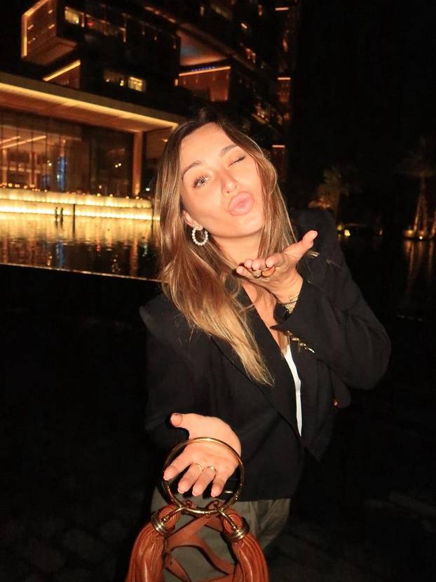 FOTO Vatrena Španjolka za kojom mnogi žude golica maštu: 'Seksi i opet sama'