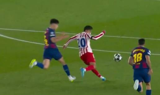 VIDEO Stoper Barcelone zbog ovoga je dobio izravni crveni! Stru&ccaron;njak: To je ispravna odluka