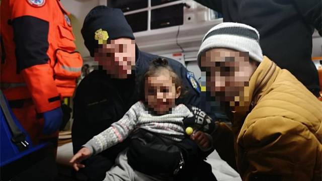 Policija spasila migrante u Lici, među njima djeca i trudnica
