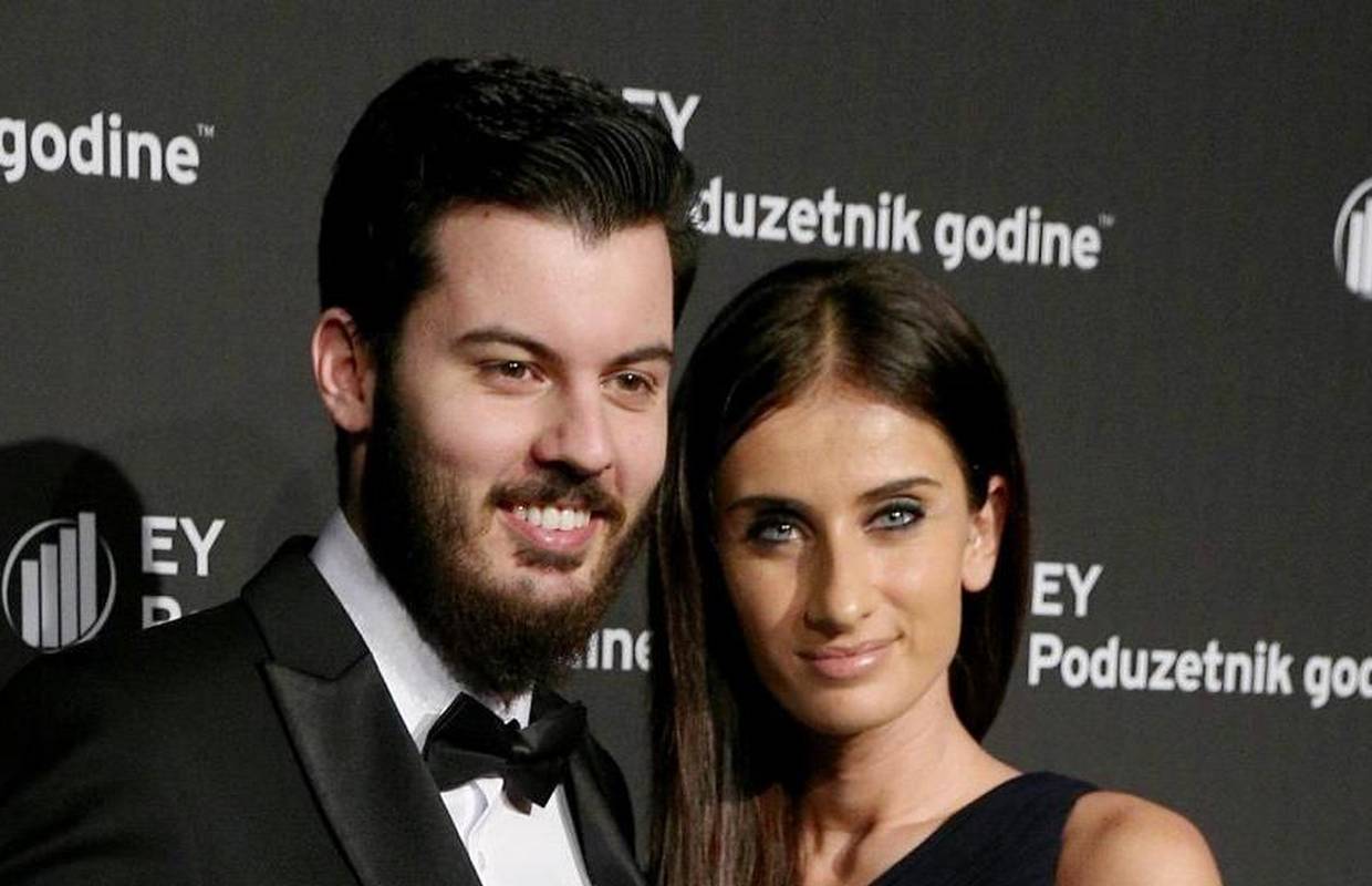 Katarina i Mate Rimac govorom su nasmijali goste, a prvi ples zaplesali su na Bajaginu pjesmu