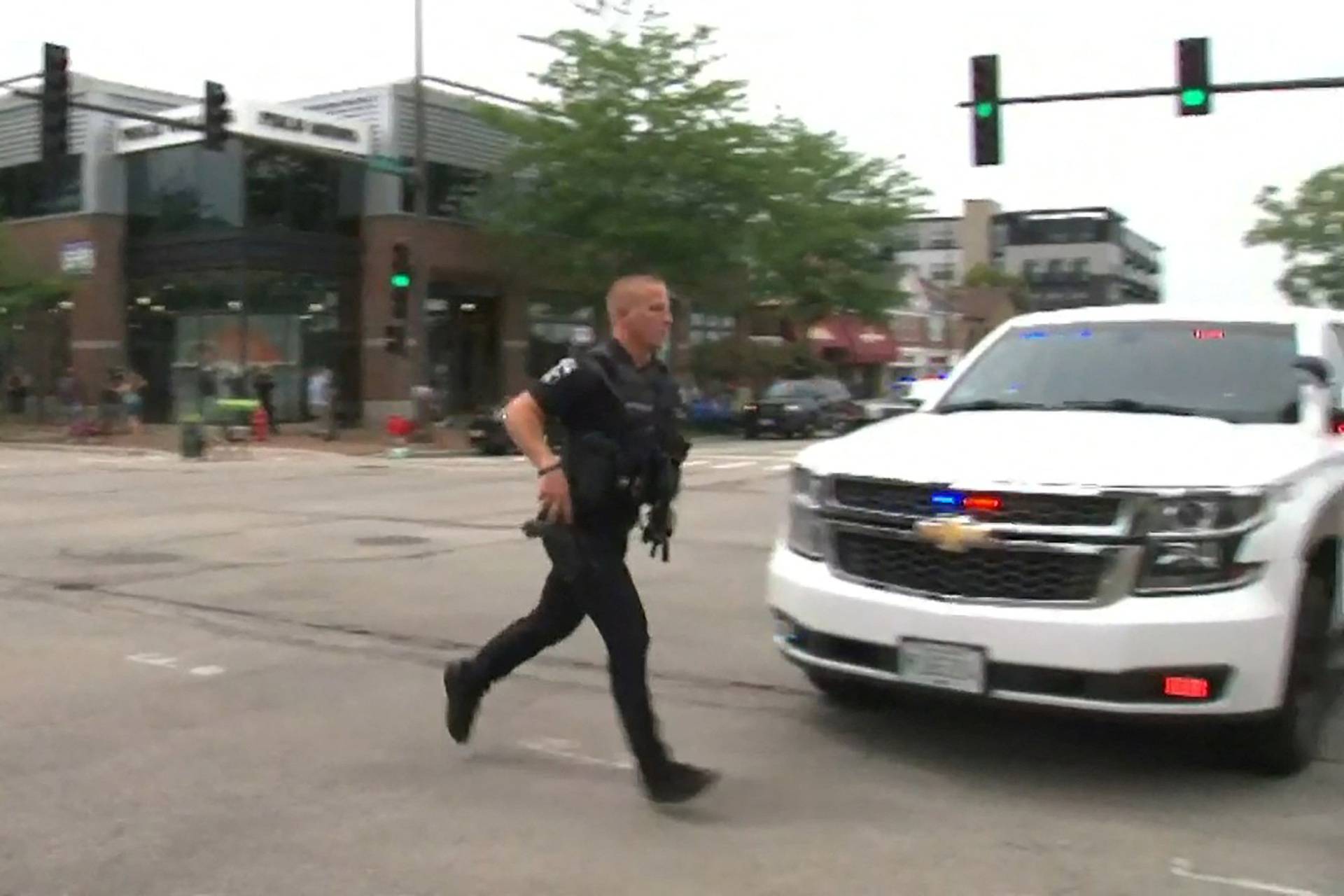 Gunfire at a Fourth of July parade in Highland Park