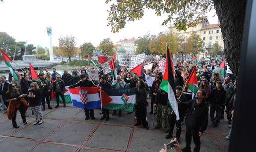 FOTO Prosvjed podrške Palestini u Rijeci: 'Navijamo za mir...'