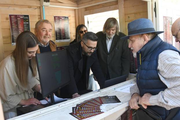 Na BOK kiosku na Korzu počela je prodaja ulaznica za 22. izdanje Bjelovarskih odjeka kazališta