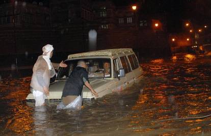 Jemen: Poginulo najmanje 40 ljudi u olujama i poplavi