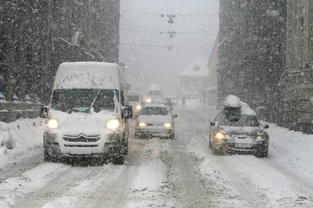 ARHIVA - Zagreb je 14. siječnja 2013. bio zatrpan snijegom