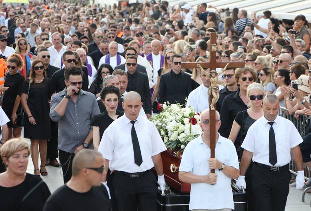 FOTO Ovako se Split oprostio od svog Olivera prije osam godina