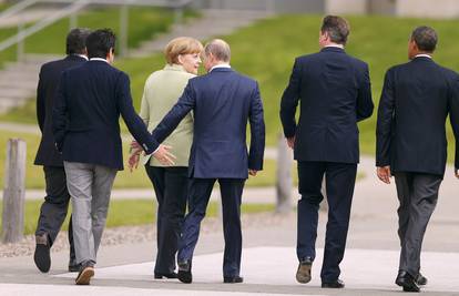 Shinzo, ne pipaj Angelu Merkel jer ćeš imati posla s Putinom!