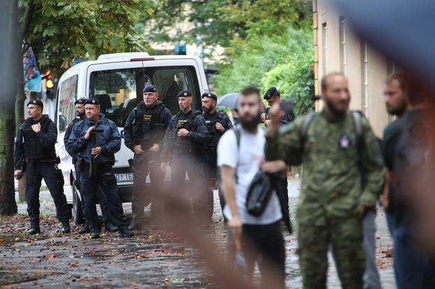 Zagreb: Uoči početka optužnog  vijeća za Marka Franciškovića, okupili su se njegovi istomišljenici  