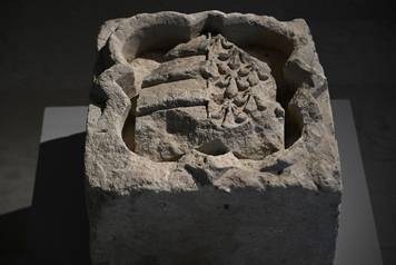 Zagreb: 1100 izlozba Hrvatskog Kraljevstva  u Klovicevim dvorima