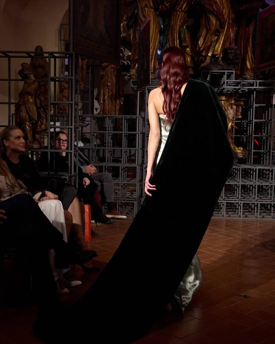 FOTO Haljina Snježane Schillinger na humanitarnoj reviji prodana čak dva puta