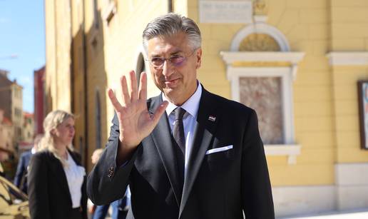 Plenković u Splitu na svečanoj sjednici sa Šutom i Bobanom: Huljić u loži, Peco zapjevao...