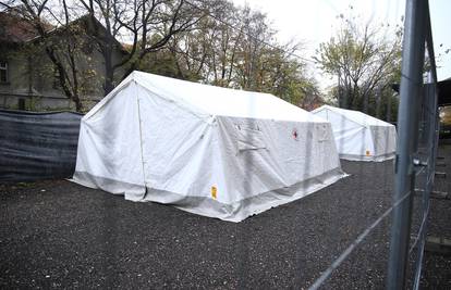 VIDEO Migranti u Zagrebu dobili su šatore i sanitarni kontejner: 'Ograđeno je i pod nadzorom'