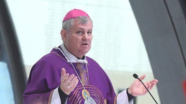 Zagreb: U crkvi Sveta Mati Slobode sluÅ¾ena misa za Franju TuÄmana