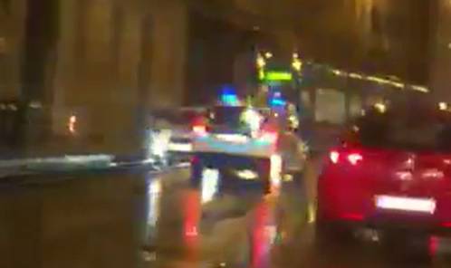 Zagreb: Vjetar srušio znakove, policijski auto upao u tračnice