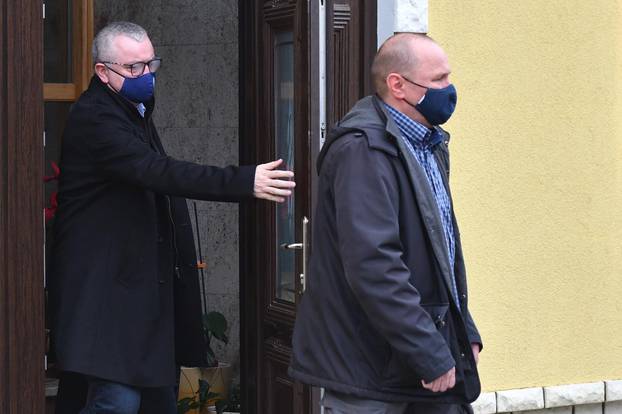 Donja Dubrava: Ministar Horvat u pratnji policije napustio ku?u
