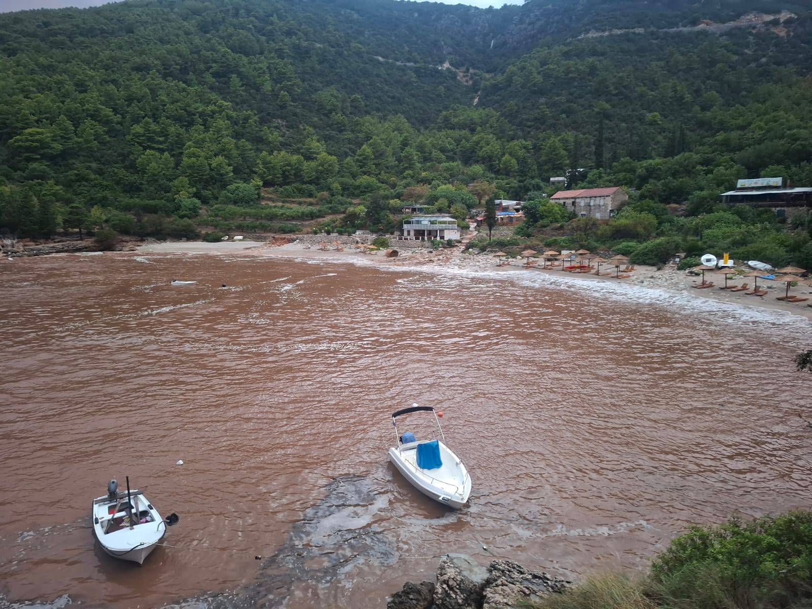 Nevrijeme progutalo mjesto na Korčuli: 'Šteta je oko 150 tisuća eura. Nadamo se pomoći...'