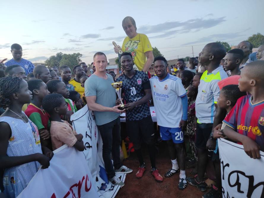 Hrvatski dresovi u Burkini Faso: Bivši nogometaš Hajduka otišao kući, organizirao poseban turnir