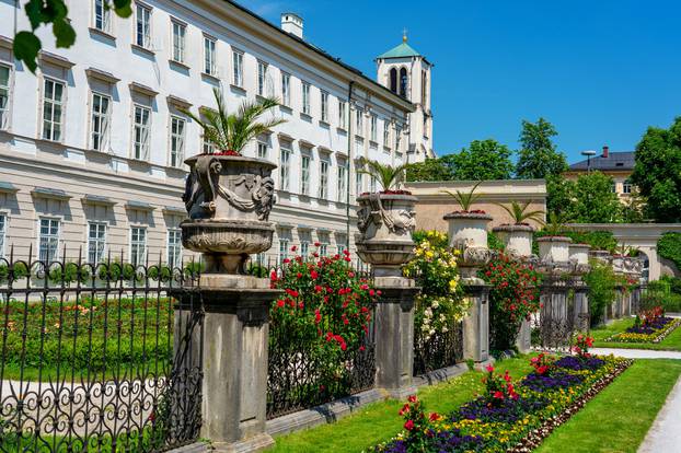 Beautiful,Mirabell,Palace,In,Salzburg,Austria,With,Rose,Garden,And