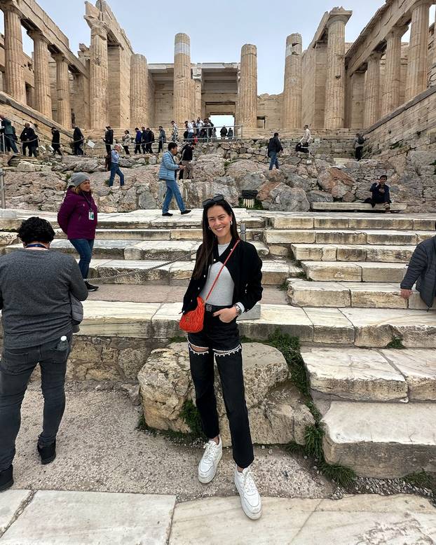 FOTO Ana Ivanović blista nakon razvoda sa Schweinijem. Pljušte komentari na fotke s plaže