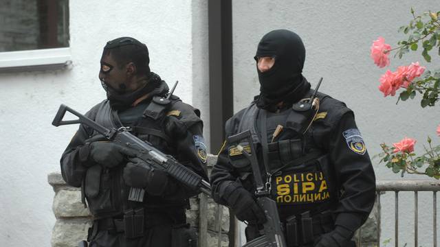 Osumnjičen za terorizam: Upali u kuću i uhitili mladića u BiH
