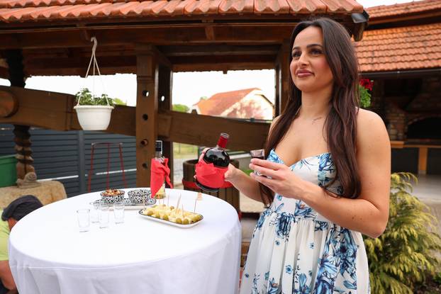 FOTO Od Savršenog do Večere za 5! Mia otkrila što je radila na sebi: 'Mama to ne odobrava...'