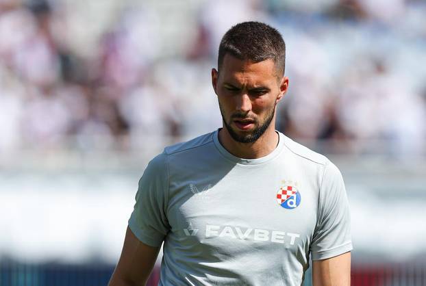 Split: Zagrijavanje igra&ccaron;a uo&ccaron;i po&ccaron;etka utakmice Hajduka i Dinama 