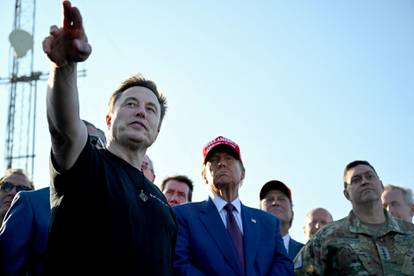 FOTO Elon Musk i Donald Trump skupa promatrali lansiranje Starshipa na njegov testni let