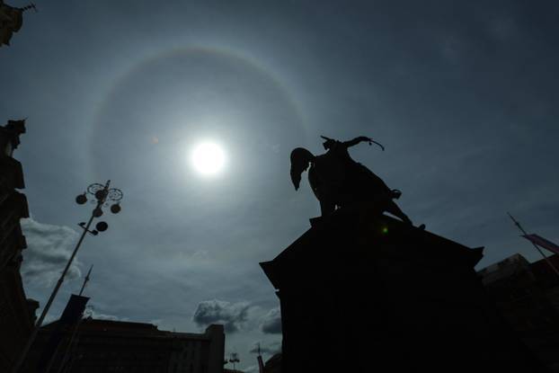 Na nebu iznad Zagreba na kratko se pojavio optički fenomen "halo"