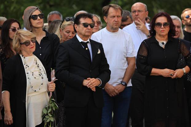 Zagreb: Posljednji ispraćaj Luce Mamić, majke Stojana, Zdravka i Zorana Mamića
