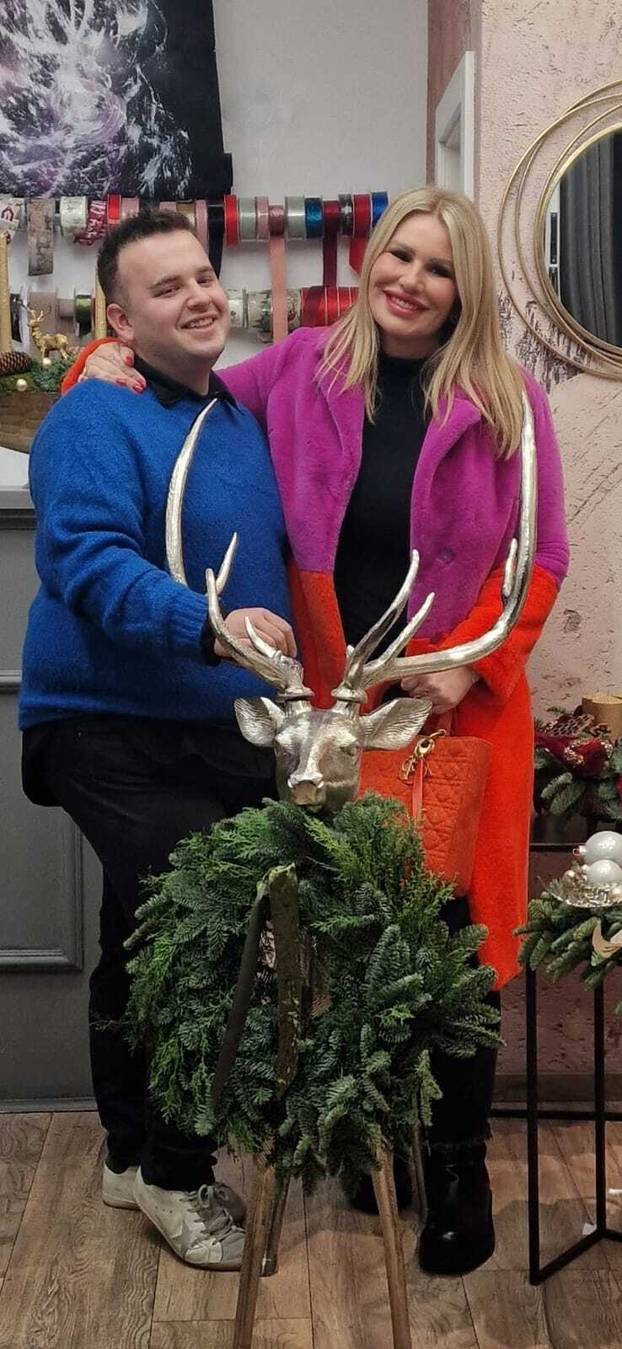 FOTO Iva Todorić je među cvijećem pronašla sreću: Podijelila fotke svog vrta