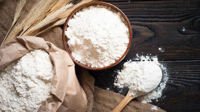Koja je razlika između glatkog i oštrog brašna i kad se koriste
