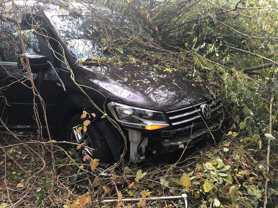 Obilazio autobusom pa razvalio Caddy i Jeep: Poginula je žena