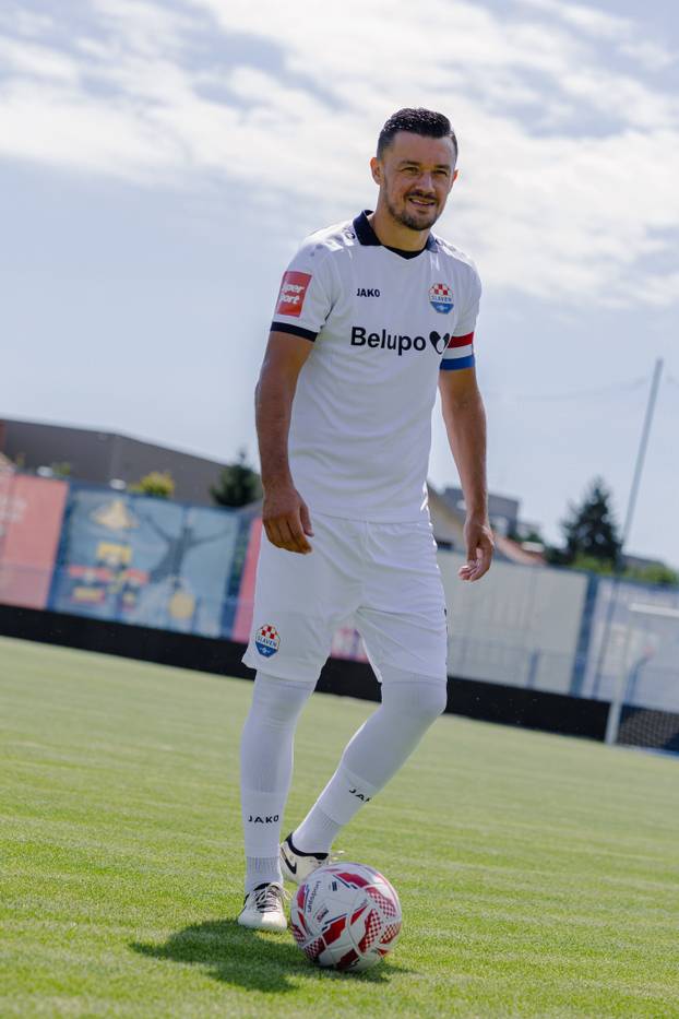 FOTO Slaven Belupo predstavio nove dresove i oduševio: 'Novi dresovi, za pobjednike krojeni'