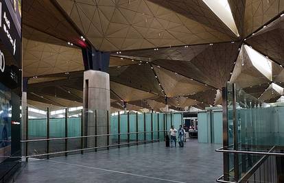 Rusija: Zračna luka u Sankt Peterburgu zaustavila je letove