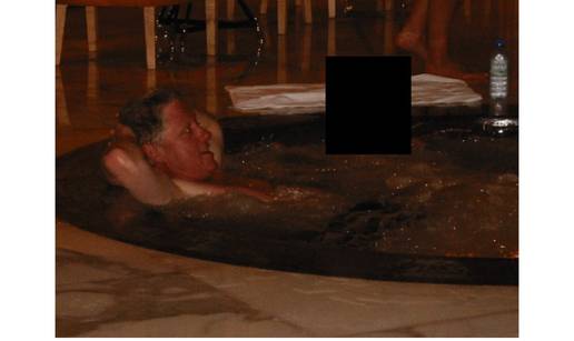 FOTO Objavili Epsteinov dosje: Bill Clinton polugol u bazenu, na ve&ccaron;eri bili Jagger, Jackson...