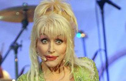 Dolly Parton zbog teških grudi odgodila turneju